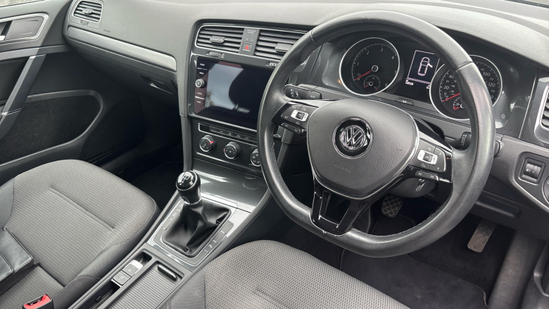 Volkswagen Golf 1.6 TDI SE [Nav] 5dr Diesel Hatchback